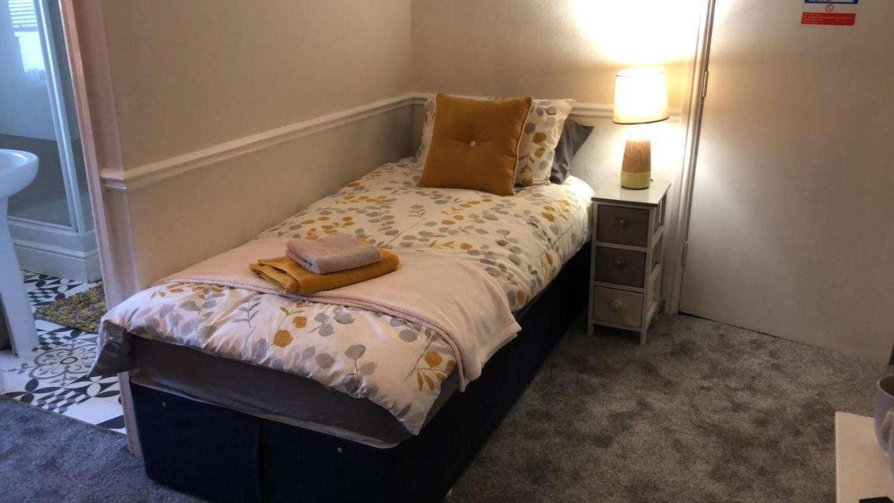 The New Wellington Hotel Brierley Hill Bagian luar foto