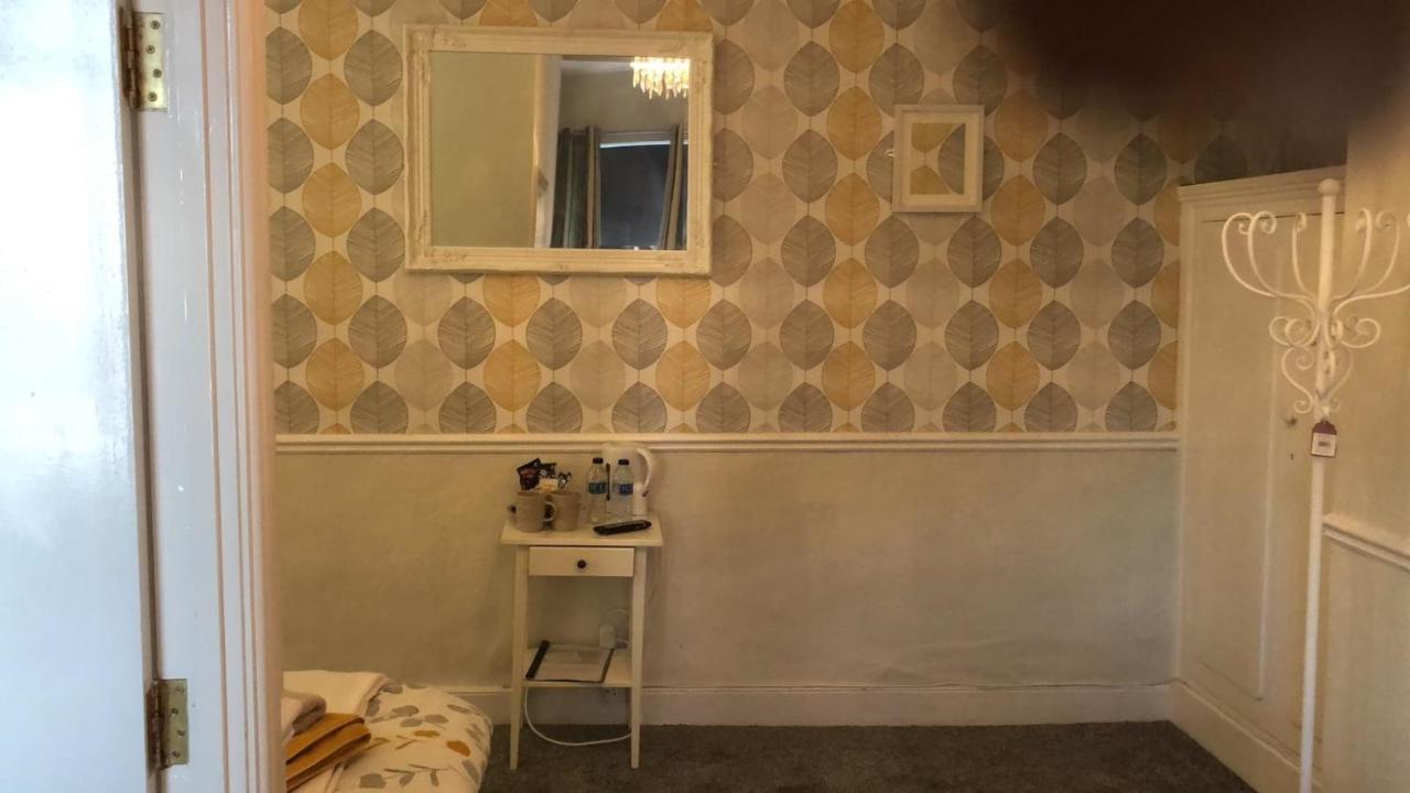 The New Wellington Hotel Brierley Hill Bagian luar foto