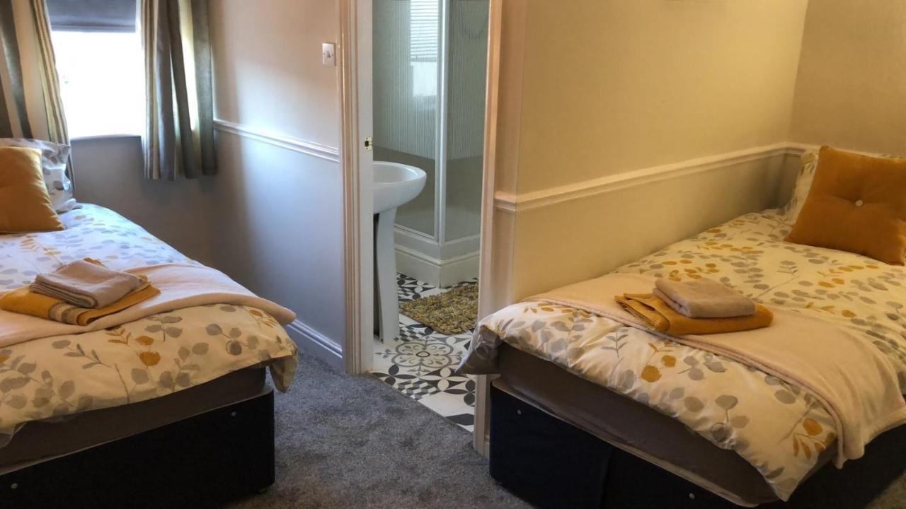 The New Wellington Hotel Brierley Hill Bagian luar foto