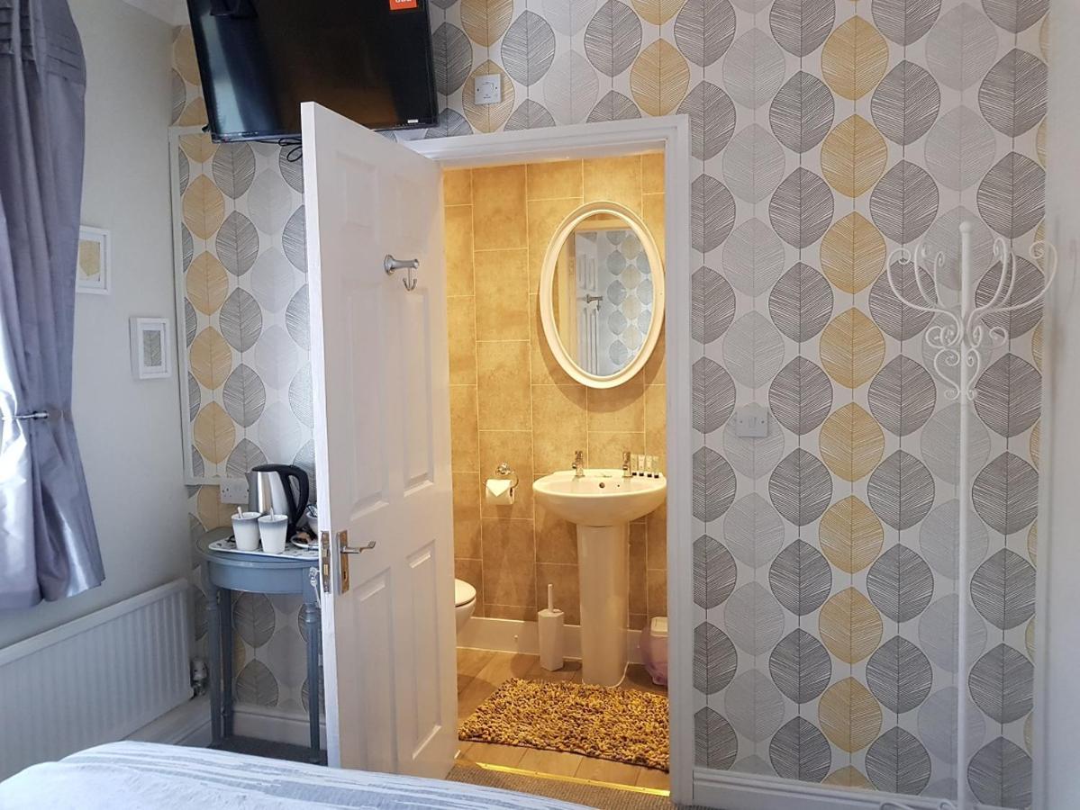 The New Wellington Hotel Brierley Hill Bagian luar foto