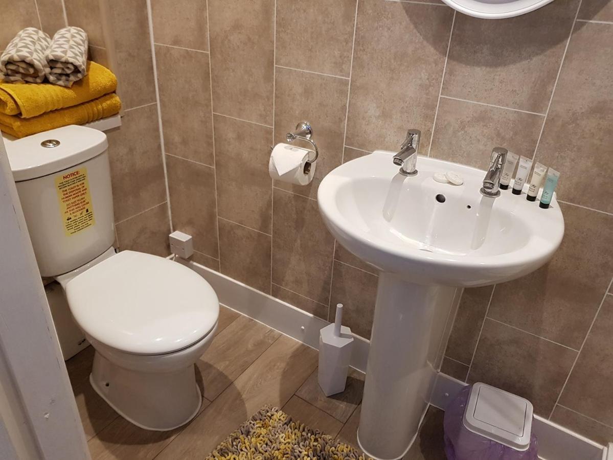 The New Wellington Hotel Brierley Hill Bagian luar foto