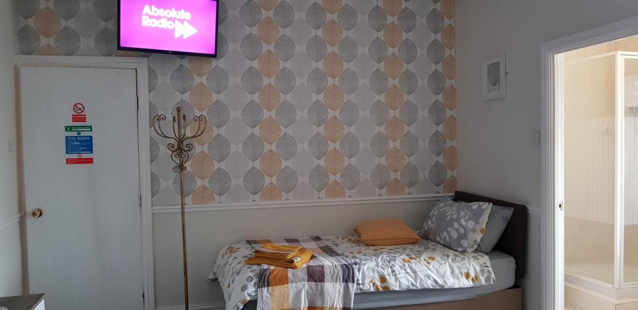 The New Wellington Hotel Brierley Hill Bagian luar foto