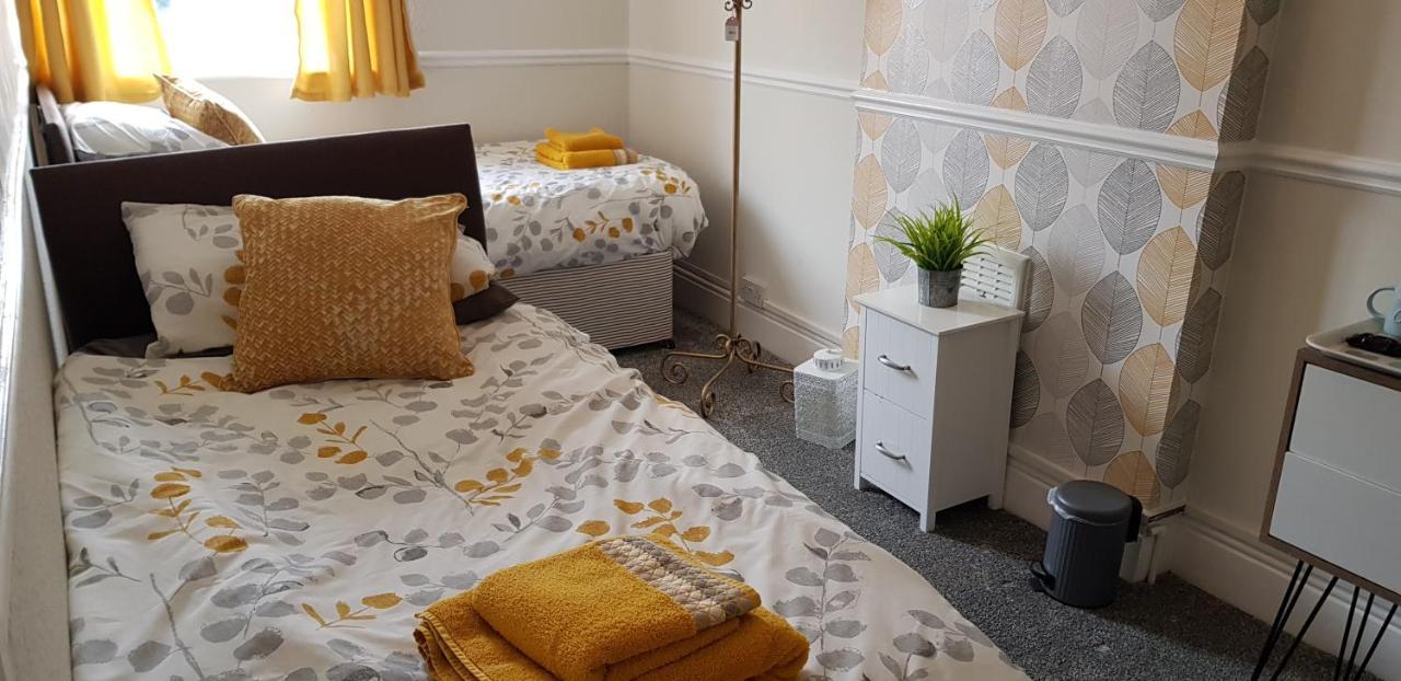 The New Wellington Hotel Brierley Hill Bagian luar foto